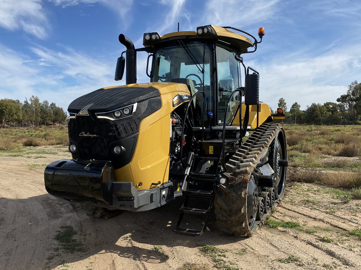 tonk_elec's tweet image. New Challenger MT738 in the shop for some @AgLeaderTech .
#InCommand800 display, #SteerCommand Integrated autosteer system &amp;amp; RTK GPS7500 receiver @agleaderAP