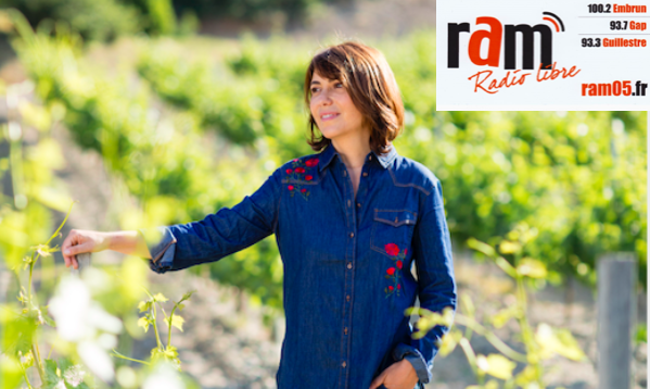 LaetiAllemand's tweet photo. [#Actu] Rdv également aujourd'hui sur #RamRadio pour évoquer les difficultés de la filière viticole dans les #AlpesDuSud, ainsi que les solutions mises en oeuvre par les vignerons pour poursuivre l'activité durant la crise #COVID19🤗🍷🍇! #IGPHautesAlpes #InMollardWeTrust https://t.co/upFmpOxE37