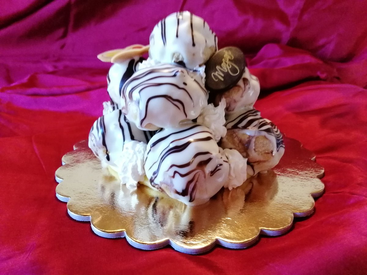 #Gelateria #Pasticceria #Dolcemente #Musemuseo. Festeggiate le mamme con le nostre delizie!!! #Dolci e #Gelati. #Takeaway #asporto #Prenota