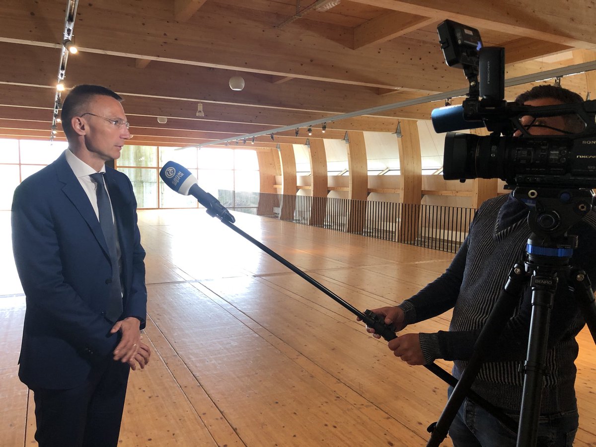 presse_CFF's tweet photo. Meilleure connexion, #ponctualité, fiabilité: Selon @jacquesboschung des #SBBCFFFFS la #lignedirecte Neuchâtel - La Chaux-de-fonds est une vraie plus-value pour le @Etat_Neuchatel https://t.co/IsxFUP425Y https://t.co/3udry0uw8i