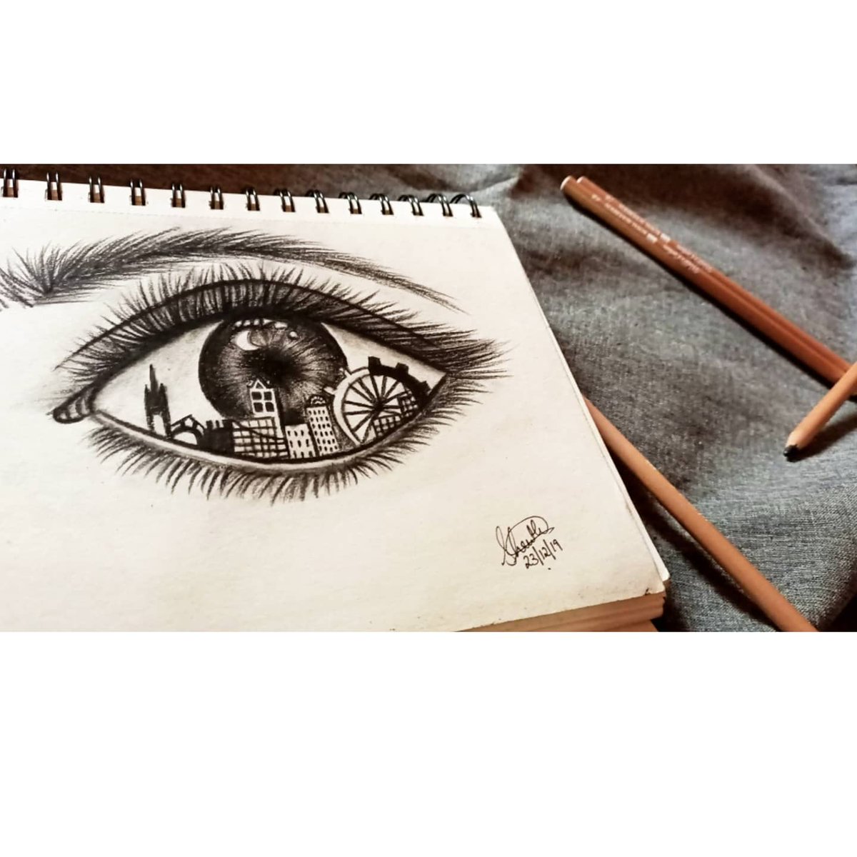 ShruthiSwim's tweet photo. Experimented with graphite some time back.✨
Loved how the pupil shading turned out. ♥️
https://t.co/aJVIfZcieq
.
#graphite #sketching #art #drawing #sketch #shading #black #artsy #doodles #hobby #throwback #pencilshading #monochrome #pencils #artoninstagram https://t.co/WfDRE6LBhl