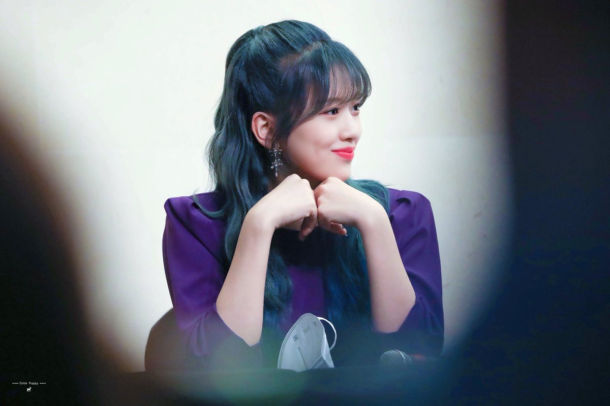 CutePuppy0901's tweet photo. 200223 팬 사인회
💜💜
#IZONE #아이즈원 #anyujin #안유진 #アンユジン #安宥真 #yujinmail #유진메일 https://t.co/tOUAi816Lg