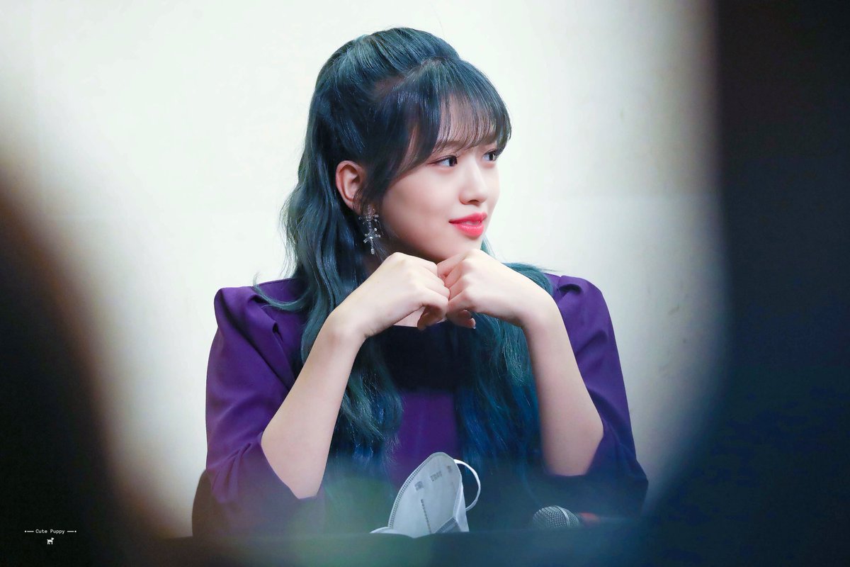 CutePuppy0901's tweet photo. 200223 팬 사인회
💜💜
#IZONE #아이즈원 #anyujin #안유진 #アンユジン #安宥真 #yujinmail #유진메일 https://t.co/tOUAi816Lg