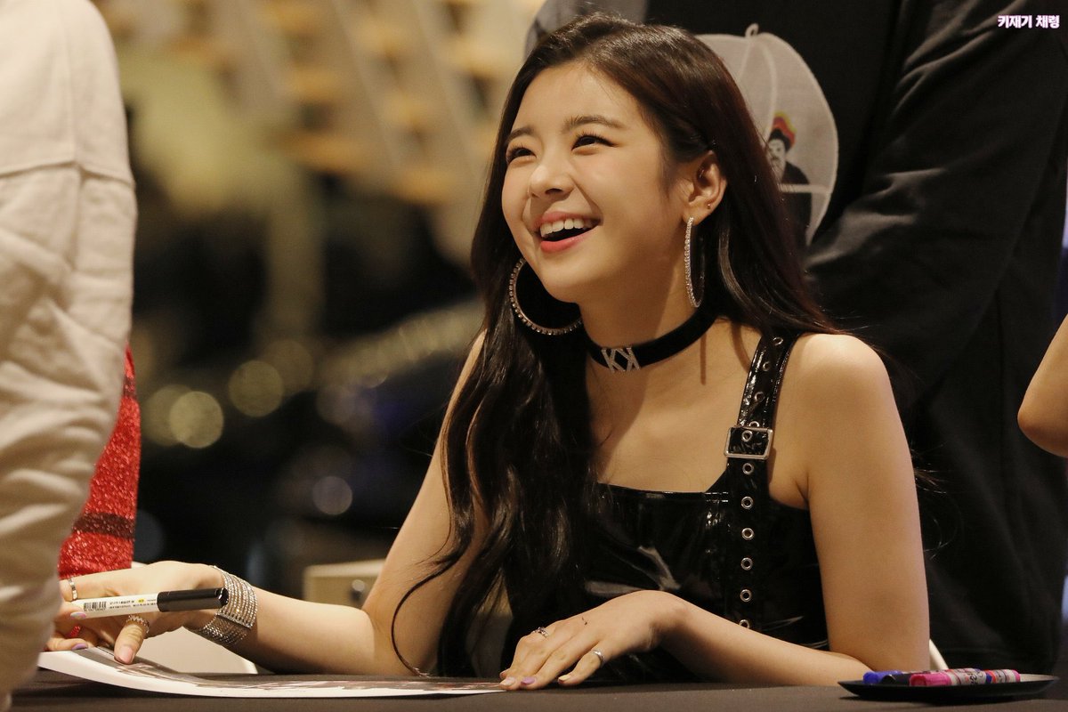 190322 Lia at the Kia Soul Booster Day Event - a short but necessary thread