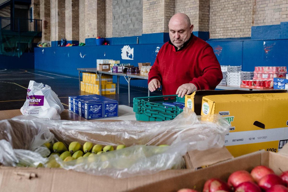 It is always amazing to see everyone in the community @MerthyrCBC coming together to help in what ever way they can when it is needed the most. Our volunteers have gone above and beyond to help during this time. 

<a href="/Sameoldsmiths/">John Smith</a> 📸