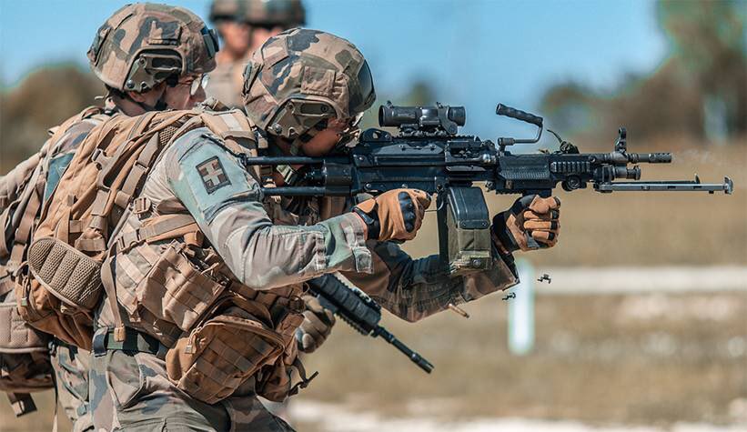 7e_brig_blindee's tweet photo. #MercrediCitation
“Au service de la 🇫🇷, le soldat lui est entièrement dévoué, en tout temps et en tout lieu.
#CodeDuSoldat, article1️⃣.
#NousSommesLà 😏 https://t.co/ECdca3jMKD