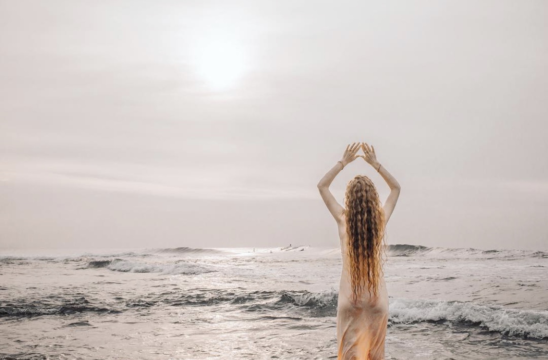 trailblazery's tweet photo. Just a few hours left until our phenomenal group of Moon Medicine Women gather via Zoom 7.00PM (GMT+1) https://t.co/NNkGx8xYXS⭐❣️
#moonmedicine #fullmoon #mooncircle #fullmooninscorpio #womensupportingwomen #womensevent #onlinewomensevent #ajeetkaur #ajeetmusic #ajeetkaurmusic https://t.co/NF5strrvr5