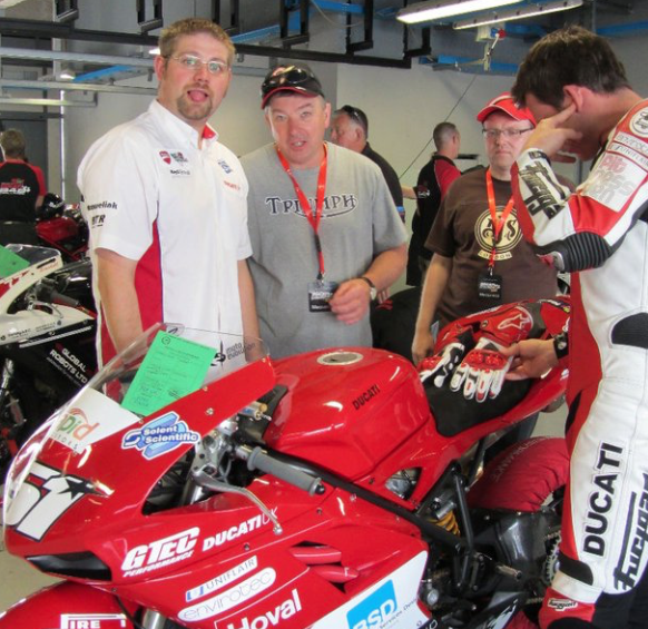 no1bloke's tweet photo. Dusted some photos off today. What's occurring here? @SteveWilfMoore #captionthis #ducatitrioptions #ducati #holidayracing https://t.co/gzvFK1706D