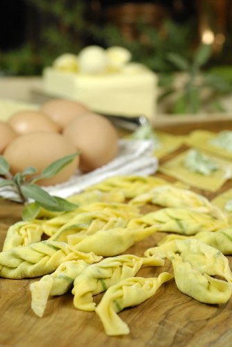 turismoER's tweet photo. #FoodValley #inEmiliaRomagna
In cerca di idee per variare i vostri pasti?
Provate a cimentarti con i tortelli con la coda, la pasta ripiena piacentina inventata in onore di Francesco Petrarca...
https://t.co/bHKwG6eXNx https://t.co/KdtD4l9xp7