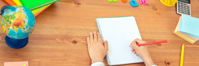 SMlibros_es's tweet photo. La escritura creativa es otra estupenda actividad para entretener y dar alas a la creatividad de niños y niñas a partir de los 8 años de edad. Os contamos algunas ideas para iniciaros a escribir: https://t.co/p7h5Q3svLE

#ATuLado #EscrituraCreativa https://t.co/xeElA5KBtf