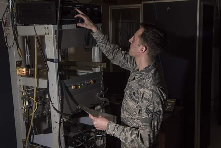HollomanAFB's tweet photo. The #49Wing command post is an integral part of the emergency notification system.
Click the link below to read more about what command post #Airmen do and their importance! 🌃
https://t.co/JLmD9P3qtY
📸 by SrA Autumn Vogt
@AETCommand @usairforce https://t.co/aQKdiFIvy2