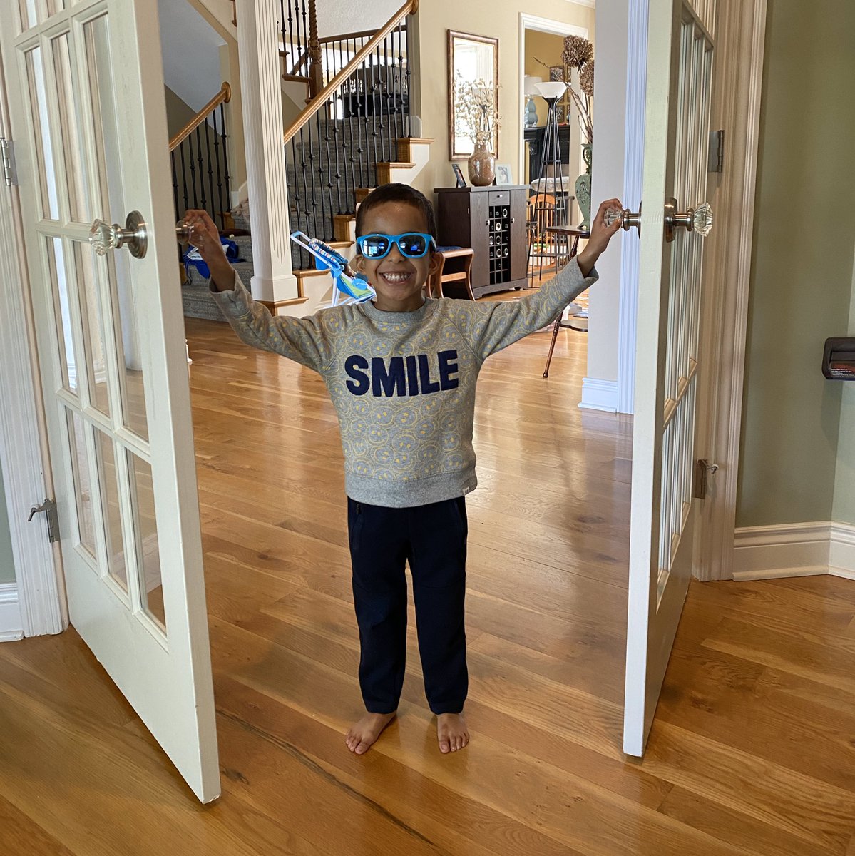 TamorahLewisMD's tweet image. One clear benefit to #workingfromhome is random interruptions that look like this 🥰🥰