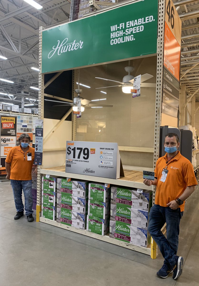 JeffRamasami's tweet photo. Outstanding job MEA’s Robert and Hadi on your execution of the D27 Hunter lighting innovation endcap for Q2! Bravo! #MET #Store6852 https://t.co/oFYjwCqJvs