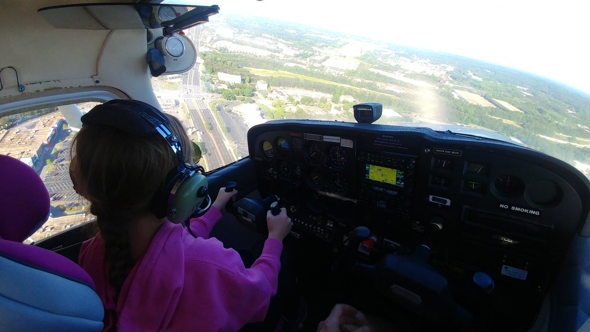 madmotojoe's tweet photo. Morning flight with my youngest Lady. A "Flat Stanley Project" for her last week of online school. Her first time flying, normally sits in the back with sister. #GirlsFly #Cessna172 #avgeek #KRYY https://t.co/MsDCvNwSXY