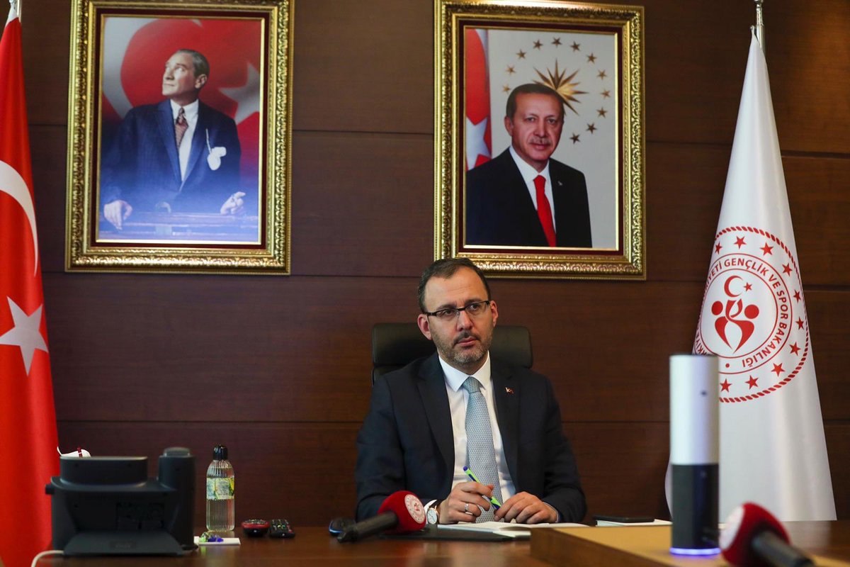 kasapoglu's tweet photo. 64 farklı spor federasyonumuzun başkanları ile Türk sporundaki son durumu değerlendirmek üzere bir video konferans gerçekleştirdik.

Biz her branşımızla güçlü ve büyük bir aileyiz. Bu süreçten kenetlenerek, yenilenerek ve daha büyük hedeflerle çıkacağız. https://t.co/vELdXBedNh