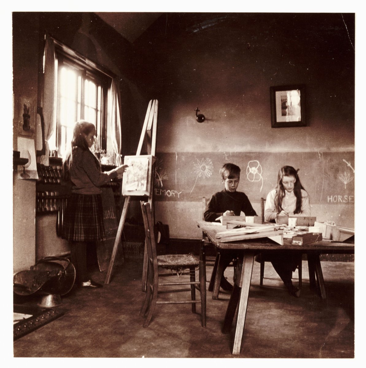 MediaMuseum's tweet photo. For this week's #KeyWorkerWednesday we're saying a huge thank you to all those in education and childcare.
From the teachers, to support staff, to lecturers and everyone ensuring that students are safe and still learning 👏 https://t.co/kz9nFrGe6m