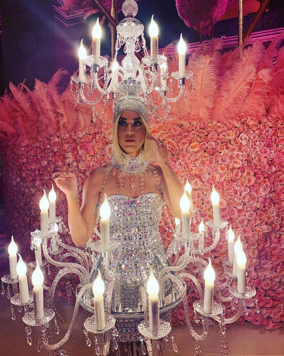 todayskp's tweet photo. 190506 멧 갈라 (타래에 계속) #케이티페리 #KatyPerry https://t.co/Vsksc2t20V