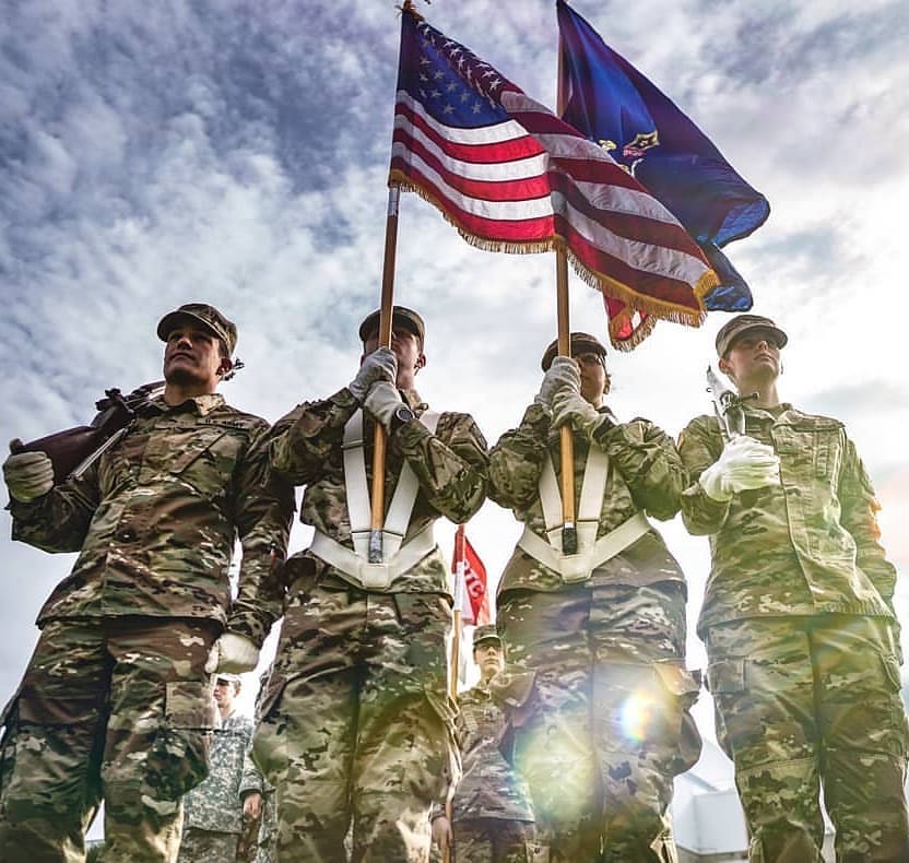 GoArmyMidwest's tweet photo. United we stand🇺🇲🇺🇲
Ready to be part of the #USArmy team? Send us a DM!
#OneTeam #GoArmyMidwest #America #SquadGoals #MilitaryLife https://t.co/q3aX6B2Nl0