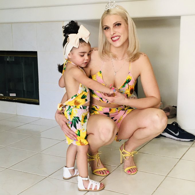 My mini me and I, on my birthday... Comment worthy?? let us know how cute you think we look!! #mommyDaughter<a href="/tag/birthday"class="tags"><span>#birthday</span></a><a href="/tag/mommydaughter"class="tags"><span>#mommydaughter</span></a><a href="/tag/folllowme"class="tags"><span>#folllowme</span></a><a href="/tag/covid%E3%83%BC19"class="tags"><span>#covidー19</span></a>