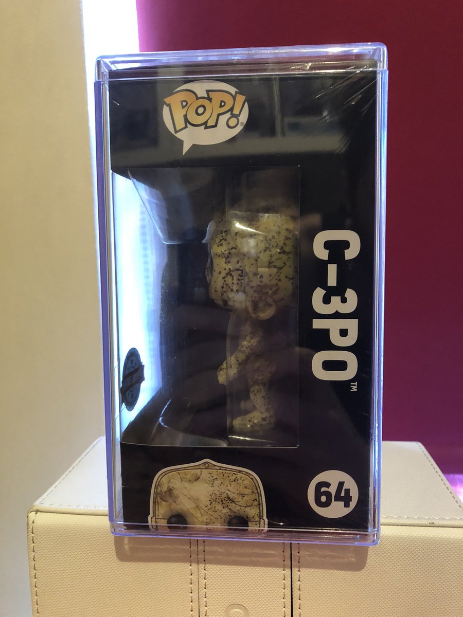 Y_NOT_FUNKO's tweet photo. Not a SWfan,couldn’t help it #funkopop #popvinyl #collection #collector #funko #pop #funkocollection #funkocollector #popcollection #popcollector #popcommunity #london #unitedkingdom #greek #Lebanese #Lebanon #Cyprus #starwars #star #war #wars #art #futura #theentertainertoyshop https://t.co/rOHAQNXnch