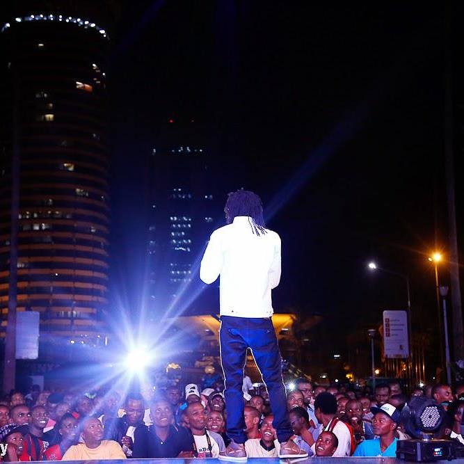 TUENDE LIVE 
Juliani Ft Wakenya. 

May 16th. 

Nashukuru Sana kwa ile Jeshi wanacheza na Paybill. 

Tuzidi. 

#JulianiLive 
#ActivateJulianiJeshi