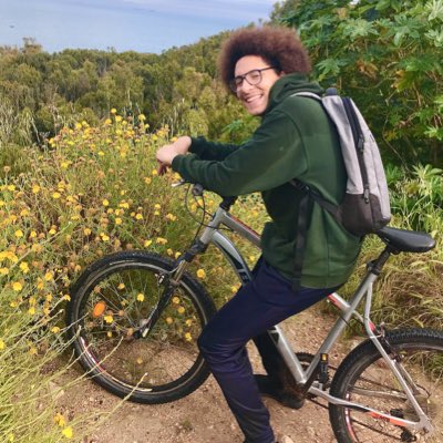 BessaiAziz's tweet photo. #NouvellePhotoDeProfil https://t.co/BnpxG0fUnM
