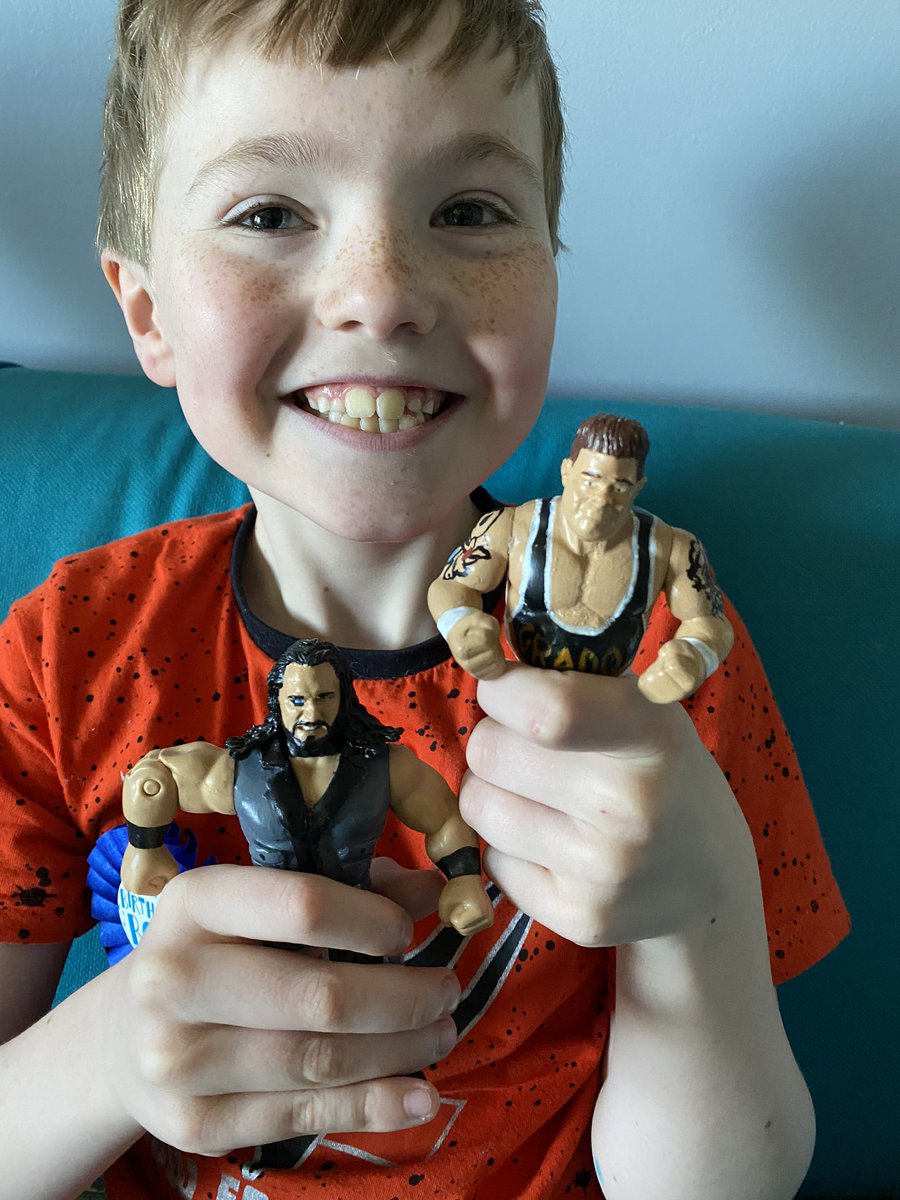 sharonferguson2's tweet photo. Best birthday gifts ever  happy birthday Brodie @gradowrestling @GlasgowJester https://t.co/wmyA7IDzGY