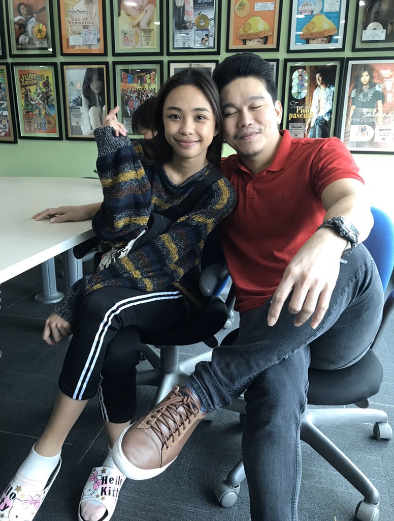 roxsantos's tweet photo. Happiest Birthday to you @maymayentrata07 Love you so much! ❤️💚💙 https://t.co/aDyeZy1pM3