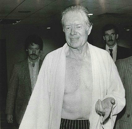 peanut_brigade's tweet photo. #StayAtHomeChallenge #AtHomeWithJimmy 
#OurFavoriteJimmyPhotos 
@CarterLibrary @MicheleECarter1 
📷 Jimmy after running in the rain 😎
September 1985 https://t.co/uPQ8mg8IRK