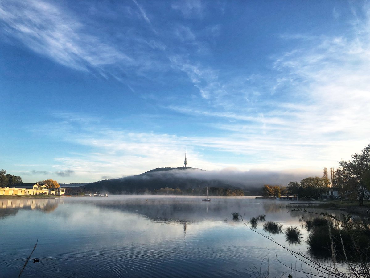 Mosmondesign's tweet photo. Beautiful Yarralumla at 7am in the morning 🌅 #yarralumla @YRA_ACT  #mosmondesign #yarralumlabay #yarralumlabayact #wearecanberra  #telstratowercanberra #telstratower #fog #morningfog #canberra  #iphotography #photography #light #shade #reflection #lake https://t.co/xYogwRcQ7t