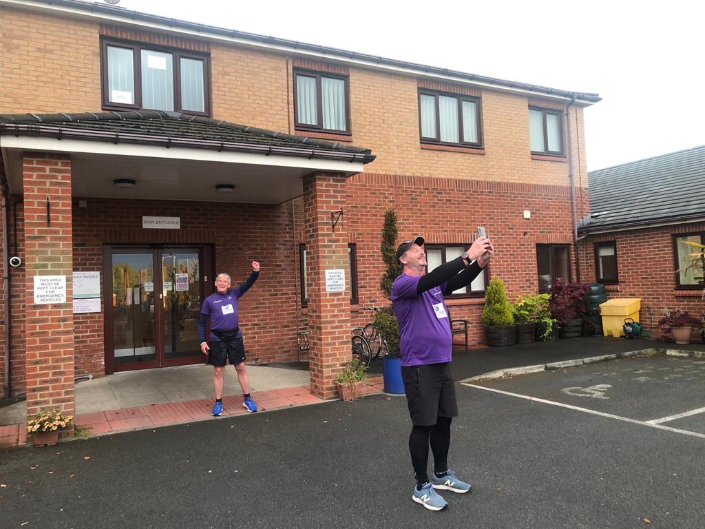 AliceHouseHosp's tweet photo. On Thursday the wonderful Phil Holbrook and Steve Bell completed the One Mile Marathon challenge and ran to Alice House to take part in #ClapForOurCarers! Thank you to them both for the amazing support and well done on completing the challenge! 💜 #TeamSally @TeamSally2 https://t.co/Su7R33E8YZ