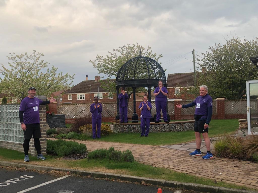 AliceHouseHosp's tweet photo. On Thursday the wonderful Phil Holbrook and Steve Bell completed the One Mile Marathon challenge and ran to Alice House to take part in #ClapForOurCarers! Thank you to them both for the amazing support and well done on completing the challenge! 💜 #TeamSally @TeamSally2 https://t.co/Su7R33E8YZ