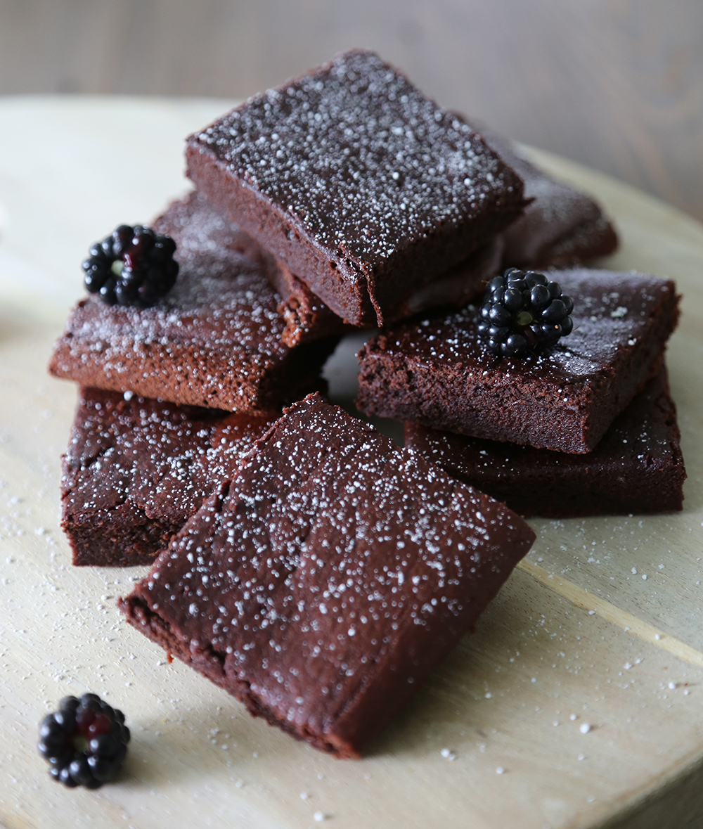 To get you through #Humpday here's a deliciously decadent brownie recipe made with our #Rawcacao Superblend 😋 You can find all of our delicious Chai Recipes online at  drinkmechai.co.uk/recipes/ as well as a recipe book you can download for FREE🤩