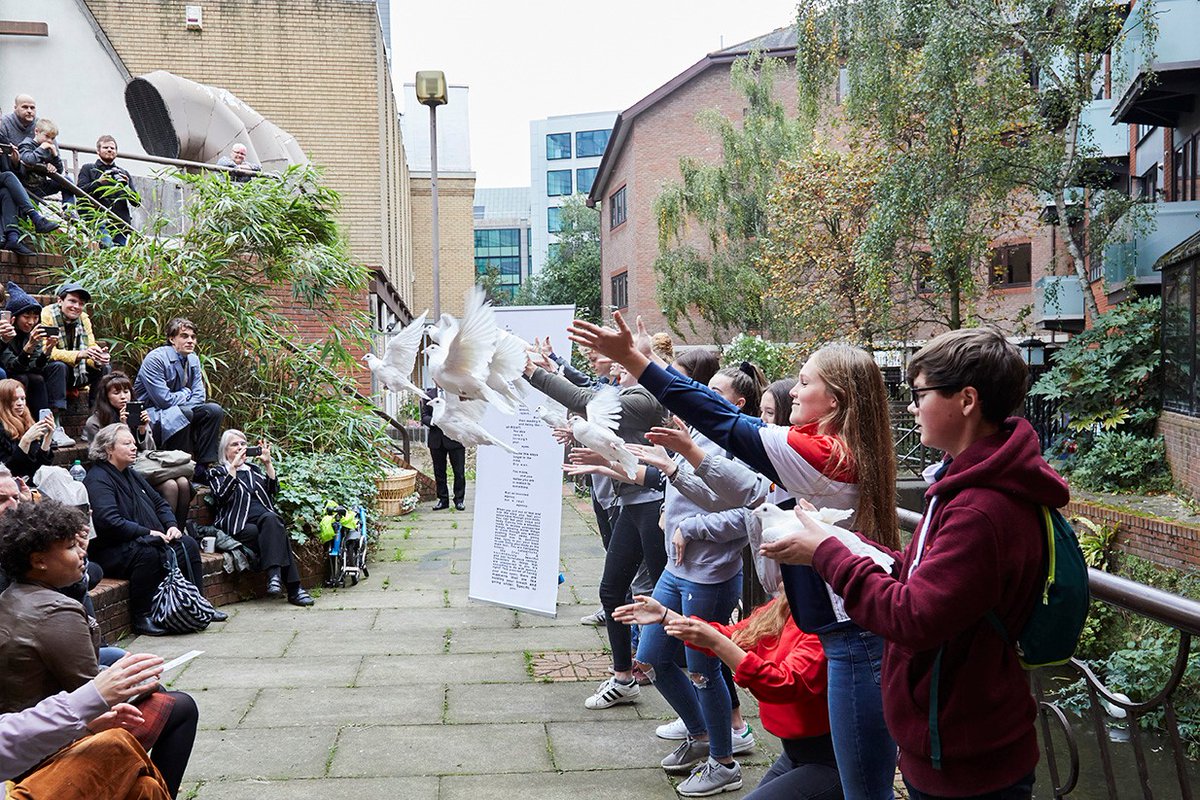 UniRdg_Research's tweet photo. Art that activates -
Reading International forged links between artists, communities and venues to create contemporary artworks that spark debate on local and global issues. Reaching over 45,000 people in three years #UoRImpact #ConnectingResearch #AwardsShortlist https://t.co/KszMoPsHPm