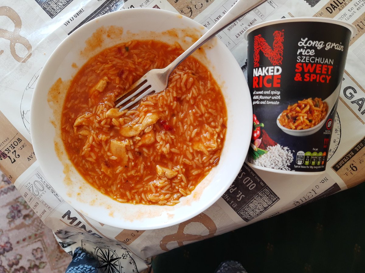 JulzMunczy's tweet photo. Another @NakedNoodleUK triumph, added some chicken to it , love these #snackpots https://t.co/y22Ed35GrP