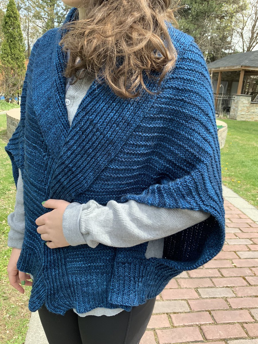 JaninR's tweet photo. #VeronikaCardi finished.  🧶
Pattern by @soveryshannon
Yarn by @MalabrigoYarn - #MalabrigoRios in Azul Profundo
#CovidKnitting #StayTheBlazesHome #Knitting #FreshOffTheNeedles #KnittingIsCoding https://t.co/gwiDqAmFYs