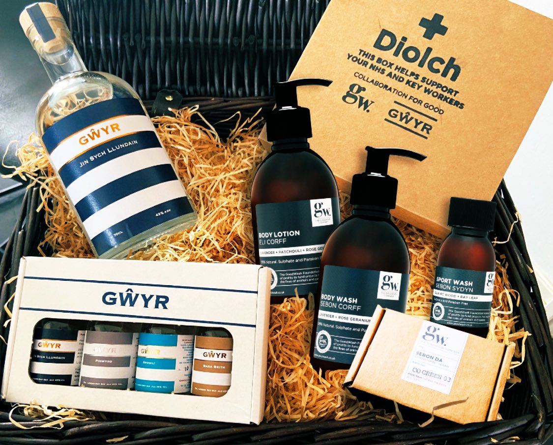 TheGoodwashCo's tweet photo. Who likes gin and smelling nice?! 🍋To celebrate the launch of our #collaborationforgood with @GowerGinCompany we have 2 luxury hampers worth over £220 for you AND your nominated #NHS or #keyworker Head to our Instagram page for competition details.. https://t.co/hn3fjCeJOk https://t.co/1HRLliXwBN
