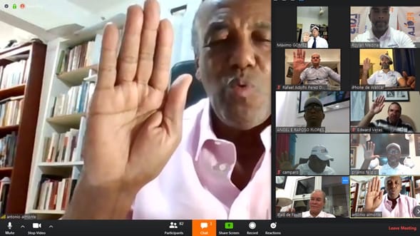 AraposoF's tweet image. Juramentacion @FuerzaElectLuis SDE por @AntonioAlmont2 @adolfoperezdl seguimos trabajando @luisabinader presidente gracias al líder @Construir2020 Jacobito por el apoyo de siempre
@RobertoFulcar @FaustoP02979964 
@priamofeliz