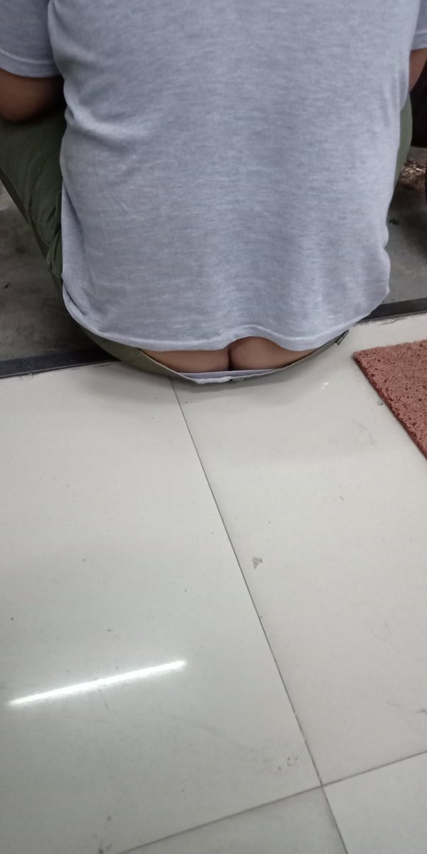 Lagi nunggu ujan, eh ada pemandangan gaenak terjadi, sial