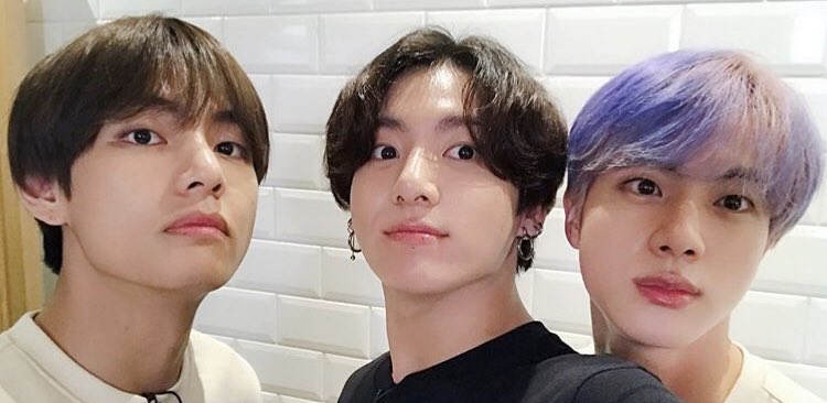 _RealJungkook_'s tweet photo. @btsv_taehyungv_ @BTS_KSJ__twt1 https://t.co/vSOWxpNQxy
