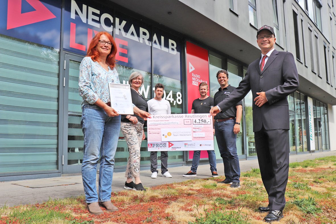 APROSConsulting's tweet photo. Unternehmer des Jahres Region Reutlingen 2019/2020

Wir freuen uns, als Hauptsponsor den Wettbewerb begleitet zu haben.

Gratulation an die Gewinnerin Angelika Weckmann, Ergotherapie Weckmann &amp; Team, die den Preis für 'Soziales Engagement' erhalten hat.

https://t.co/02CzqTsar0 https://t.co/oTTtjH9VfK