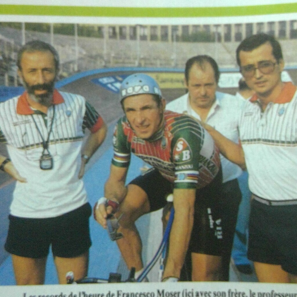 cyclismedopage's tweet photo. De gauche à droite, le professeur Conconi, Francesco Moser, son frère et le Dr Michele Ferrari.
Record de l'heure 1986
Miroir du cyclisme 12/1986
#moser #cyclisme #dopage #ferrari #conconi https://t.co/LkrBkAFnxO