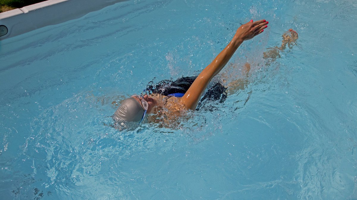 WorldHydropool's tweet image. By completing a range of #TargetedExercises in the correct #environment, the effects of #arthritis &amp;amp; other #rheumatic #ailments can be significantly #reduced! Our range of #bespoke #HotTubs makes #hydrotherapy #luxurious, #convenient &amp;amp; #LifeChanging ow.ly/XnNm30qyFGG