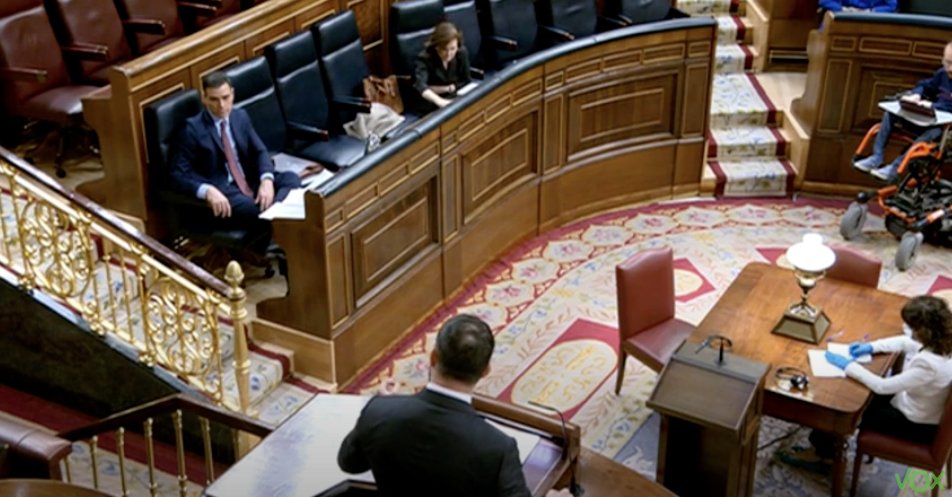 alonso_dm's tweet image. Carmen Calvo, antes y después del discurso de Abascal.