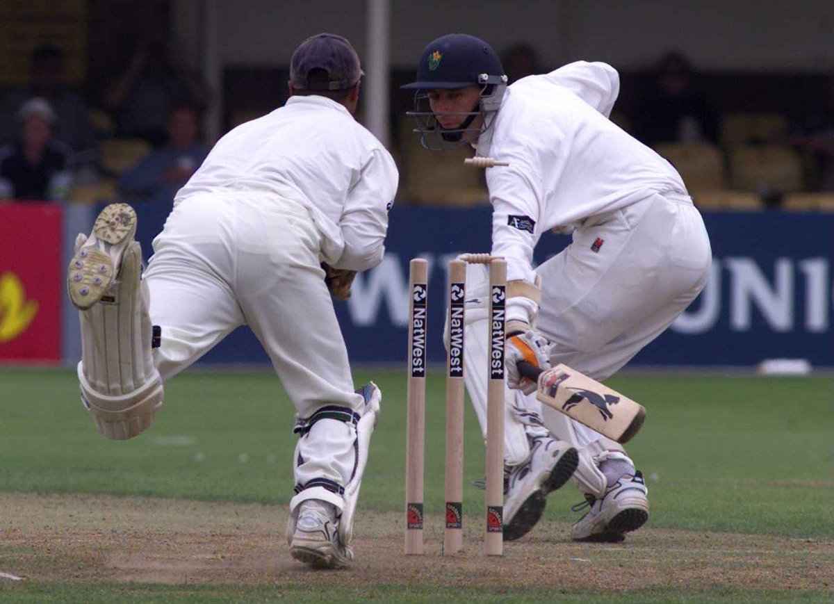 WarwickshireCCC's tweet photo. 💬 “It seemed that the ball just melted away into those gloves."

Keith Piper, voted by Bears fans as the Greatest Ever Bears Wicketkeeper, took 120 catches in the County Championship title seasons of 1994 and 1995.

📝 https://t.co/xt7U1Wosgd

🐻#YouBears https://t.co/WIvrSCooL0