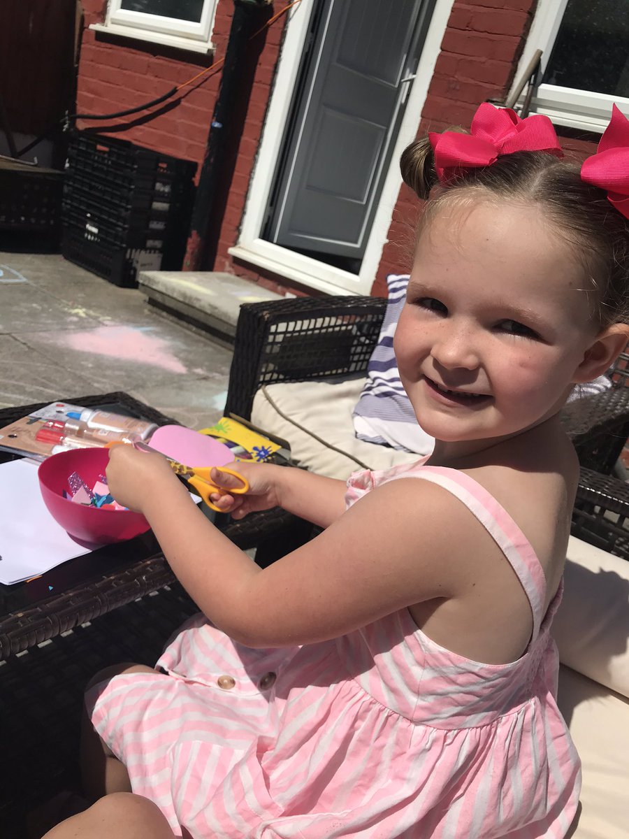 Steph86266010's tweet photo. Making a start on her summer project @MissLyonsMLP @MrsTomkinsMLP ☀️🌈☀️ #homelearning @MabLanePri https://t.co/U28Dsu9e5l