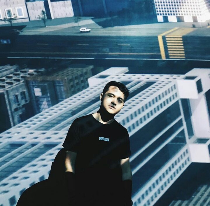 Ger, you are really nice human being i ever know. Gak sakit sakit lagi kan sekarang, ger. Semoga Amal ibadah geri dan semua yg udh geri lakukan, bikin orang ketawa dan happy Allah balas semuanya. Aku masih kaget sekaget kagetnya dan aku sedih sekali. Gerrr 😭😭😭