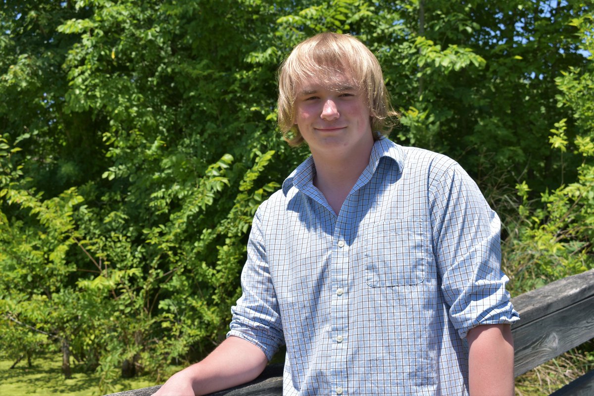 EVSCVirtualAcad's tweet photo. Today our Senior Spotlight honors Matthew S.! Matthew will be joining the IBEW after graduation. Congratulations on your graduation, Matthew! We are proud of you! https://t.co/7OjOtNurOq