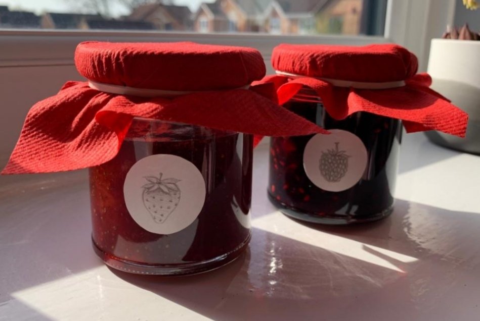 dmu_techs's tweet photo. Leonie Hough, Pharmaceutical Chemistry technician @dmuleicester, also an expert at crochet, made hearts for the Royal Infirmary in two's so one can be given to COVID-19 patients &amp; other one to their family &amp; also had a go at making some jam, very inspirational! https://t.co/MfTIYwVPvE