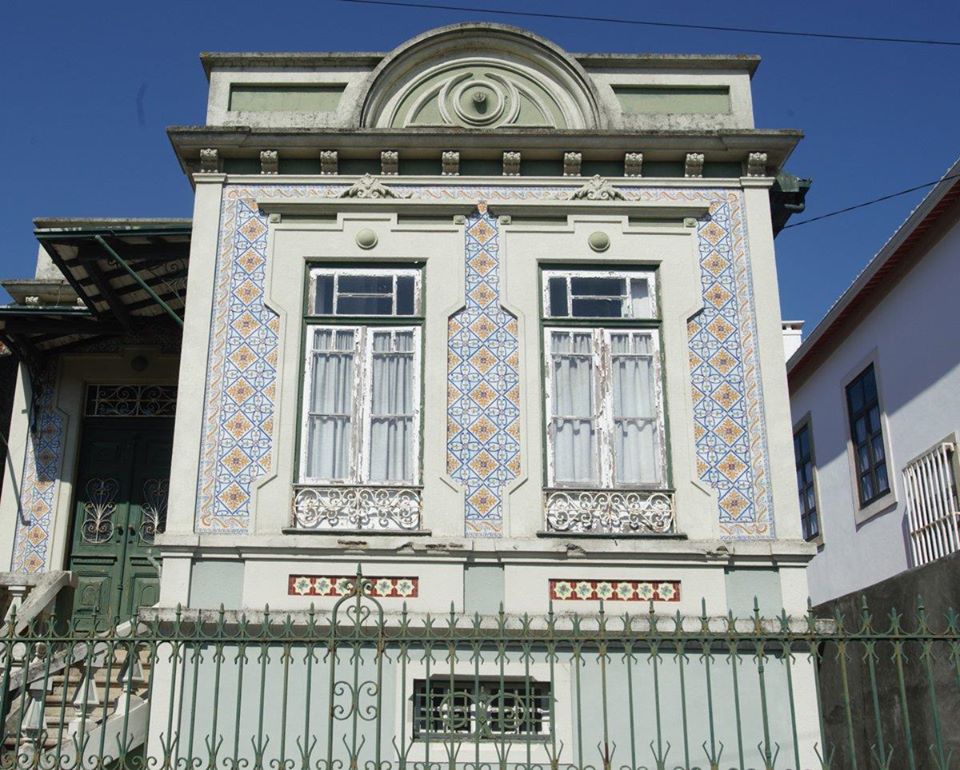 JorgeCarmo9's tweet photo. May 6th ➡️ 𝗡𝗮𝘁𝗶𝗼𝗻𝗮𝗹 𝗧𝗶𝗹𝗲 𝗗𝗮𝘆 This celebration recognizes the tile (azulejo) as a timeless element of our history, architecture and design. Ovar is one of the most important routes to know this art of incalculable value.
#azulejo #Ovar #Portugal #heritage https://t.co/9EJER8ZiKI